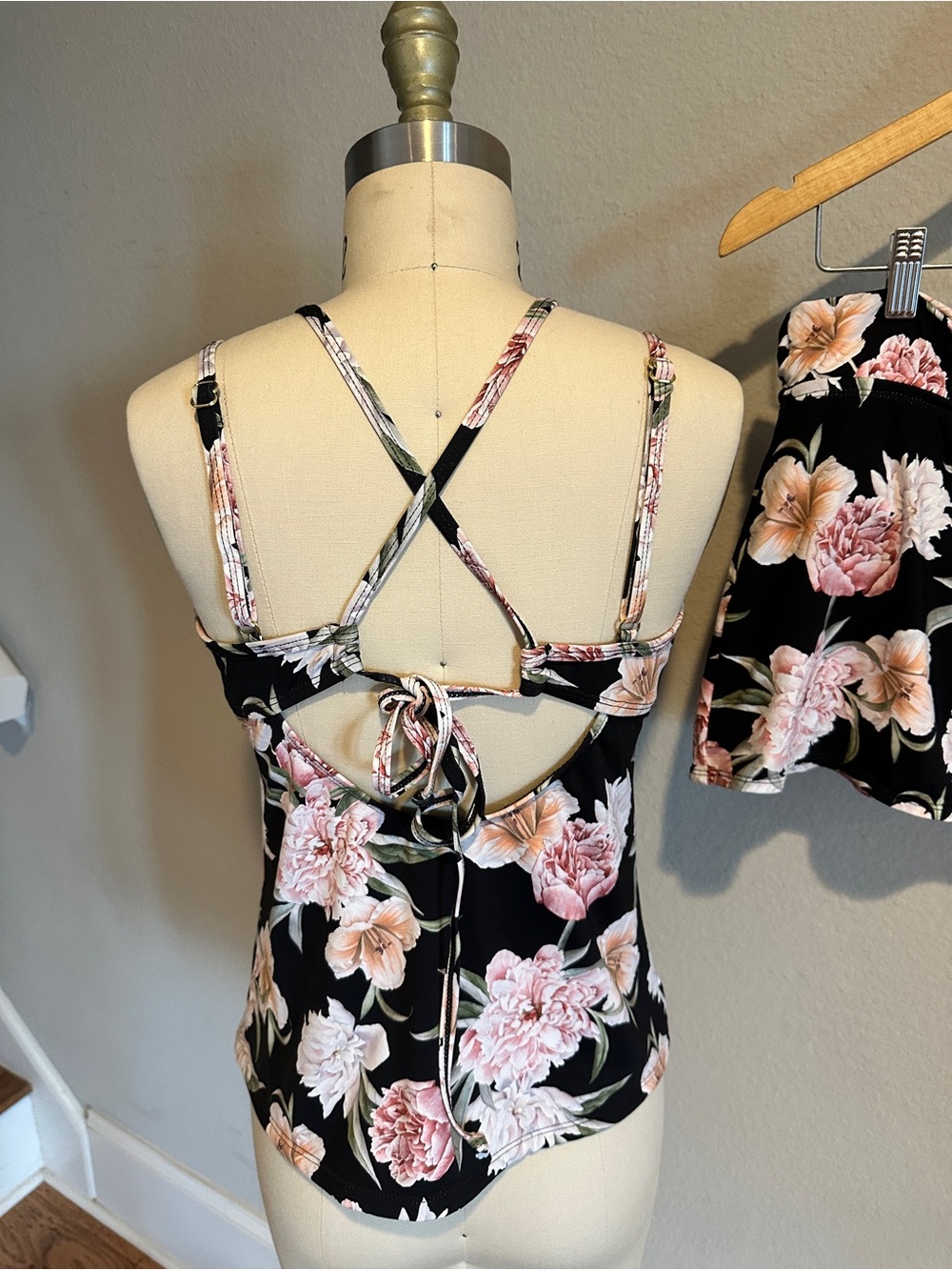 Alex Marie Estilo Floral Black Swim Skirt and Tankini Top Set - Picture 4 of 7